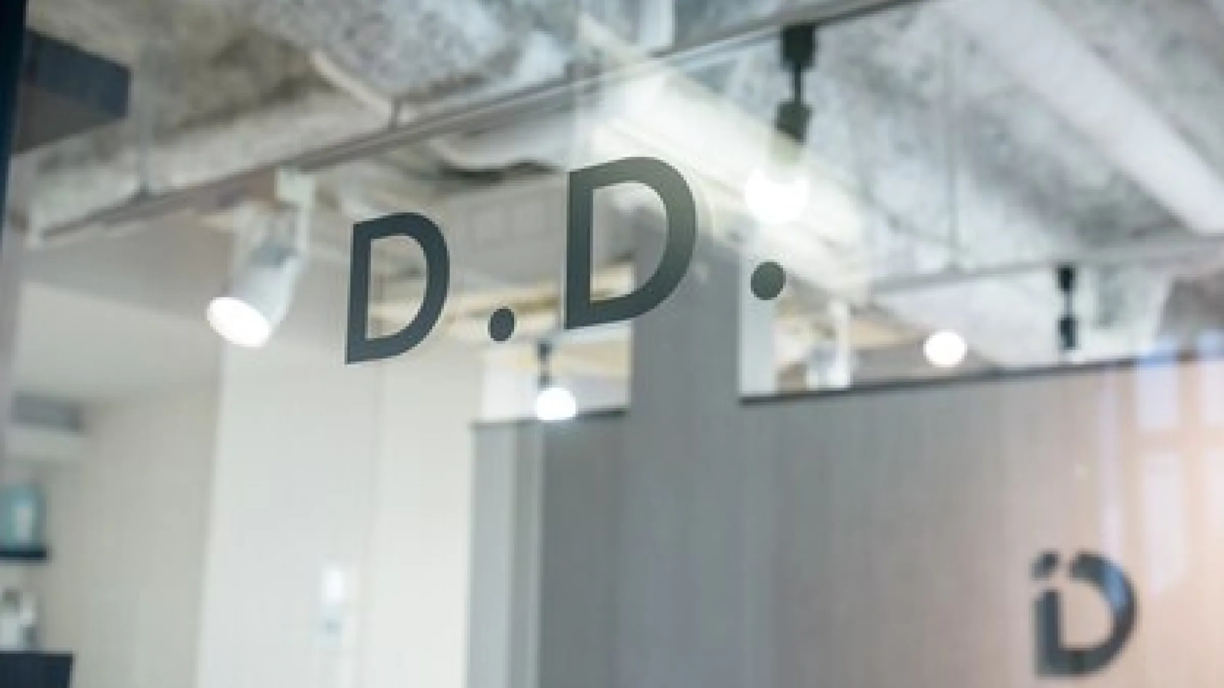 渋谷の美容室D.D.のロゴデザイン